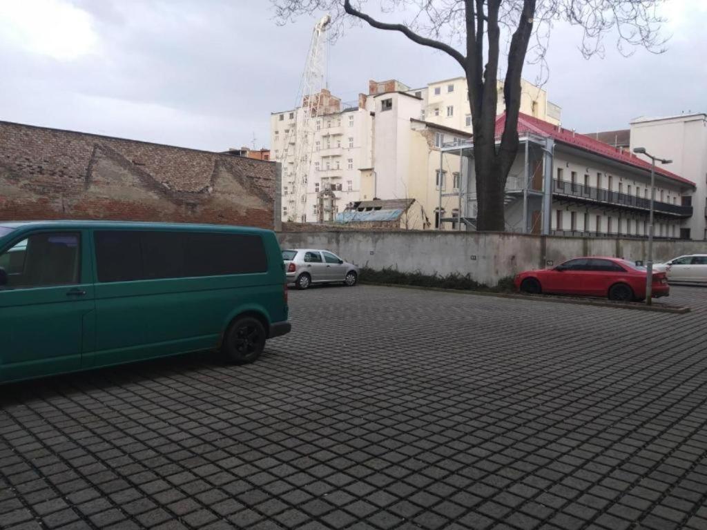 Apartmans In The Center With Privat Parking Apartment Brno Ngoại thất bức ảnh