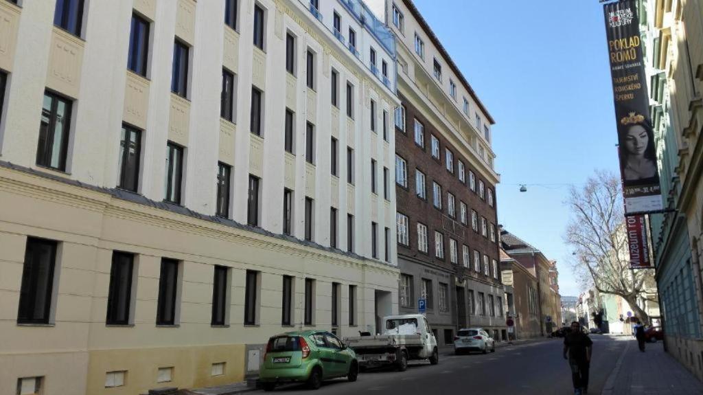 Apartmans In The Center With Privat Parking Apartment Brno Ngoại thất bức ảnh